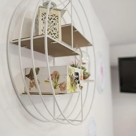Candy, Central, Cozy And Contemporary * 바르나